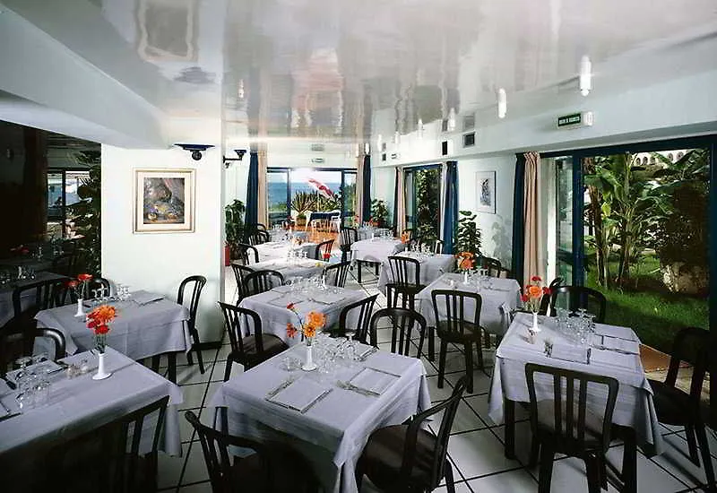 Hotel Nike Giardini Naxos 4*,